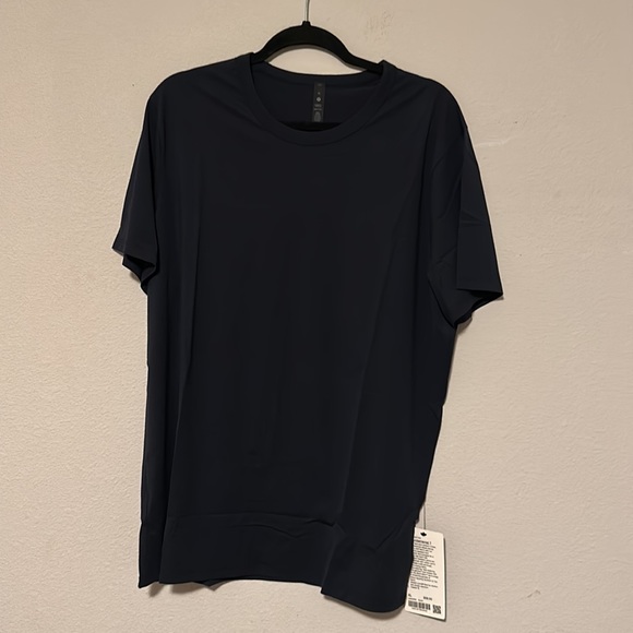 Lululemon Fundamental T - Picture 4 of 6